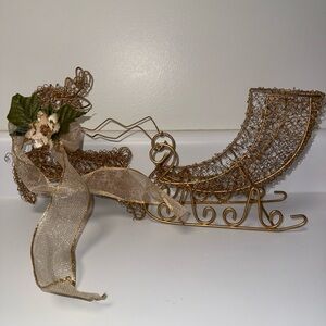 Elegant Gold Wire Holiday Sleigh